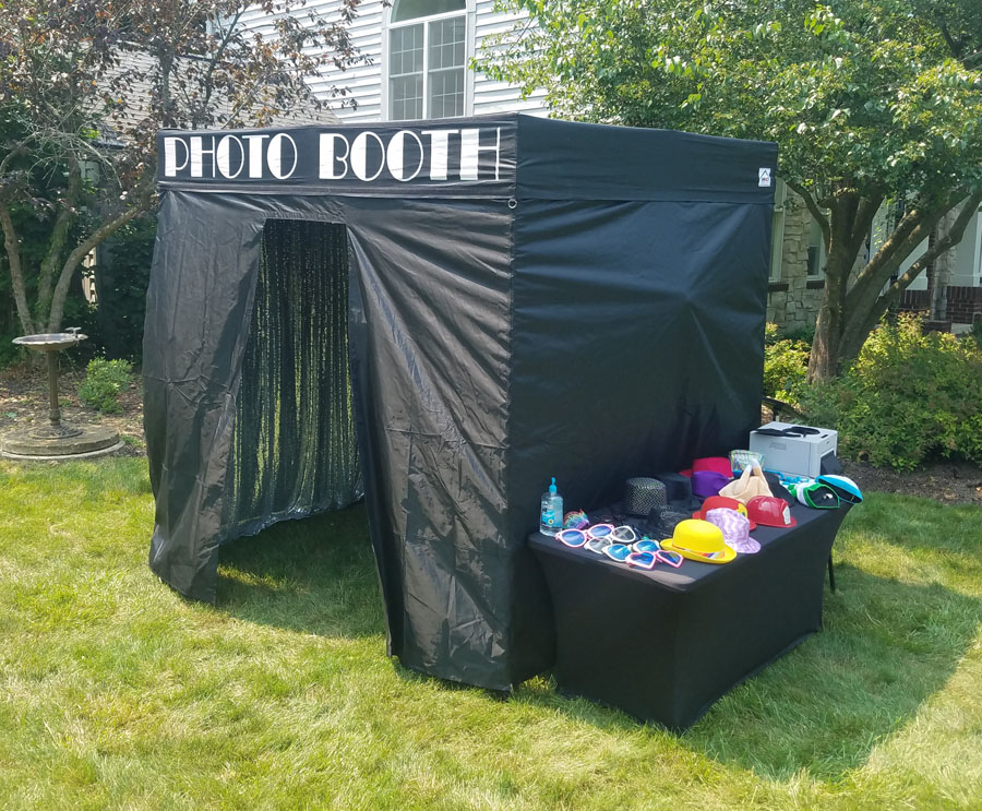 Roma Pictures Photo Booth Enclosure